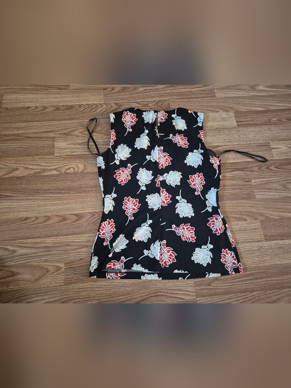Calvin Klein Floral Sleeveless Top - Picture 3 of 7